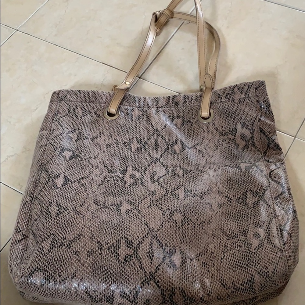 Leather bag